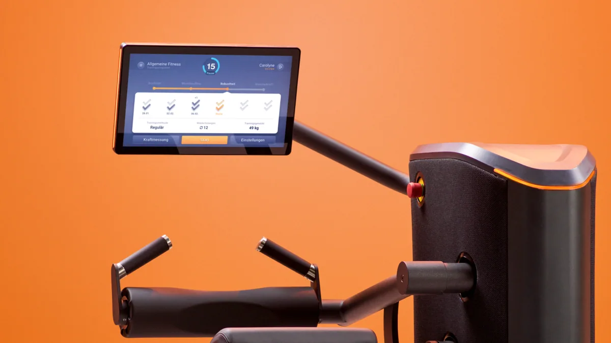 Officieel EGYM Smart Strength-toestel met trainingsscherm